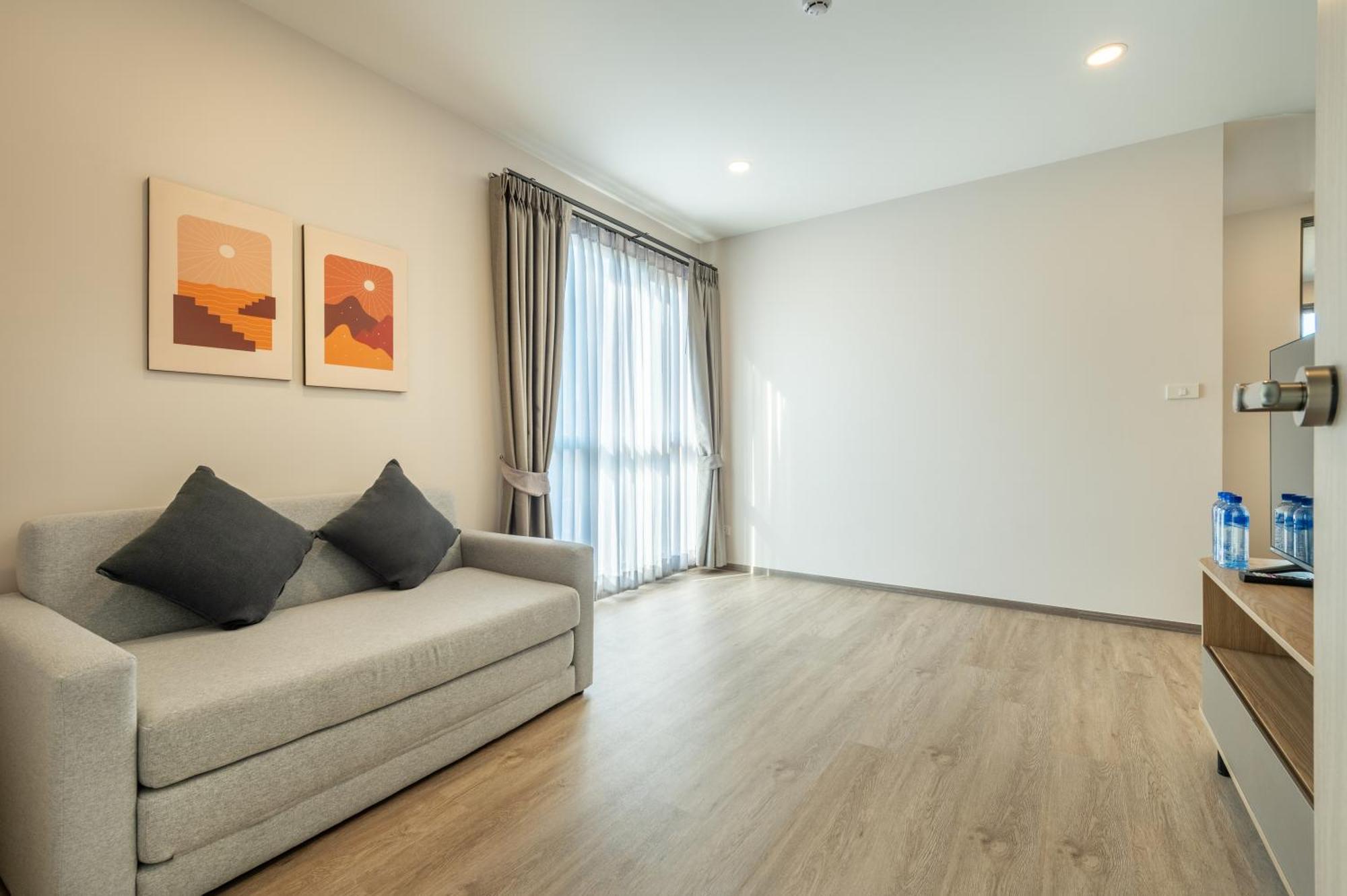 Salaya One Hotel & Service Apartment Eksteriør bilde