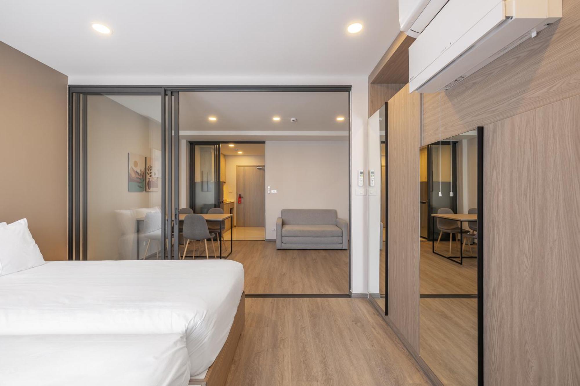 Salaya One Hotel & Service Apartment Eksteriør bilde