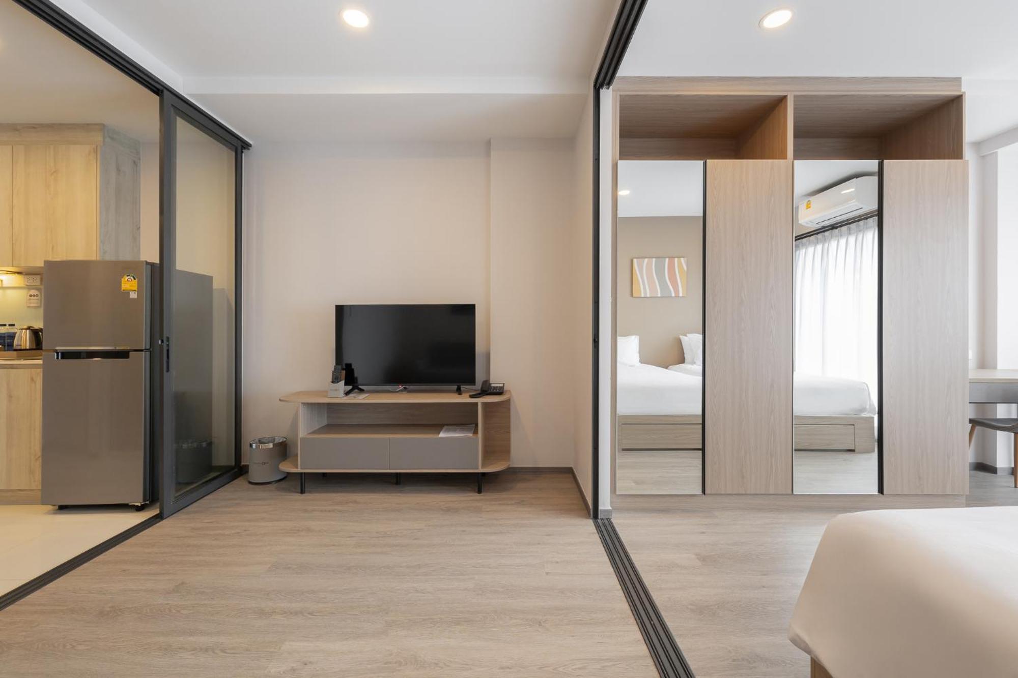 Salaya One Hotel & Service Apartment Eksteriør bilde
